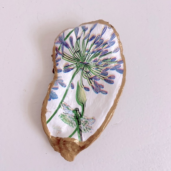 NWT Dandelion Dragonfly 4” Oyster Shell Decorative Trinket Dish - Picture 1 of 5